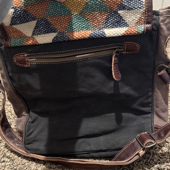 Multicolor Geometric Pattern bag - Picture 3 of 3